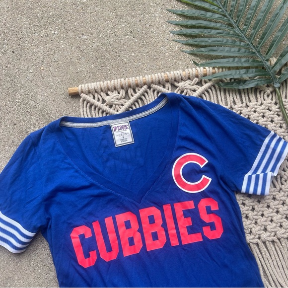 PINK Victoria’s Secret Chicago Cubs T-Shirt Size Small - Picture 3 of 6